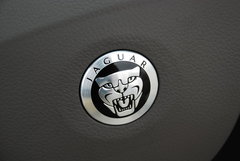 2009款 5.0 自动 V8机械增压硬顶跑车