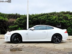 2009款 5.0 自动 V8机械增压硬顶跑车