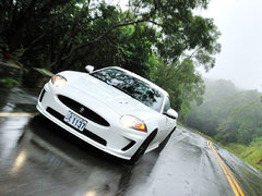 2009款 5.0 自动 V8机械增压硬顶跑车