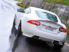 2009款 5.0 自动 V8机械增压硬顶跑车
