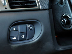 2009款 5.0 自动 V8机械增压硬顶跑车