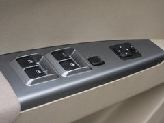 2009款 2.5T 手动 柴油4X2豪华型