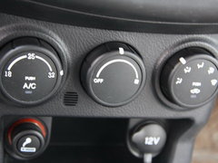2009款 2.5T 手动 柴油4X2豪华型