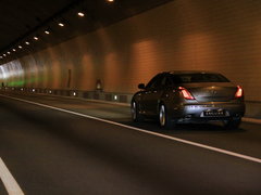 2010款 5.0 自动 全景奢华版