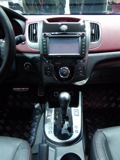 2010款 1.6L 自动 豪华版