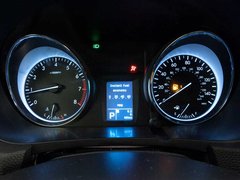2010款 2.4 CVT 兩驅(qū)豪華型