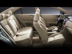 2010款 2.4 CVT 两驱豪华型