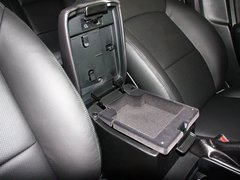 2010款 2.4 CVT 两驱豪华型