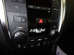 2010款 2.4 CVT 两驱豪华型