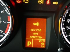 2010款 2.4 CVT 兩驅(qū)豪華型