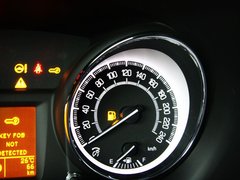 2010款 2.4 CVT 兩驅(qū)豪華型