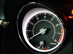 2010款 2.4 CVT 兩驅(qū)豪華型