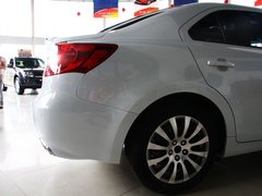 2010款 2.4 CVT 两驱豪华型