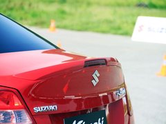 2010款 2.4 CVT 两驱豪华型