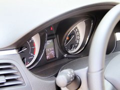 2010款 2.4 CVT 兩驅(qū)豪華型