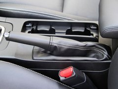 2010款 2.4 CVT 兩驅(qū)豪華型