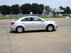 2010款 2.4 CVT 两驱豪华型
