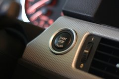2010款 325i 2.5L 时尚型