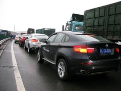 2010款 325i 2.5L 时尚型