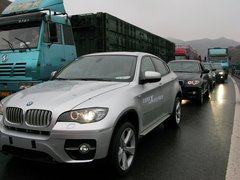 2010款 325i 2.5L 时尚型