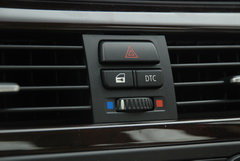 2010款 325i 2.5L 时尚型
