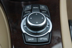 2010款 325i 2.5L 时尚型