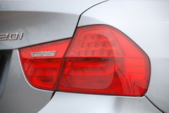 2010款 325i 2.5L 时尚型
