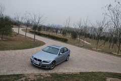 2010款 325i 2.5L 时尚型