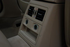 2010款 325i 2.5L 时尚型