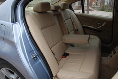 2010款 325i 2.5L 时尚型