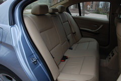 2010款 325i 2.5L 时尚型