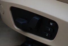 2010款 325i 2.5L 时尚型
