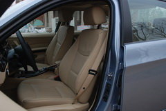 2010款 325i 2.5L 时尚型