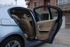 2010款 325i 2.5L 时尚型
