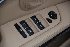 2010款 325i 2.5L 时尚型