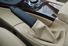 2010款 325i 2.5L 时尚型