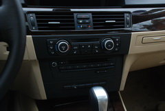 2010款 325i 2.5L 时尚型
