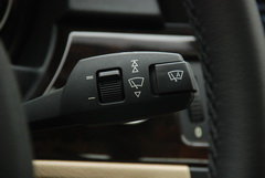 2010款 325i 2.5L 时尚型