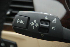 2010款 325i 2.5L 时尚型