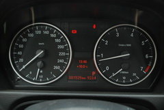 2010款 325i 2.5L 时尚型