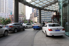2010款 325i 2.5L 时尚型