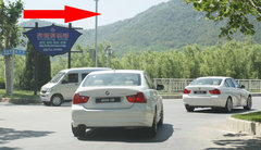 2010款 325i 2.5L 时尚型