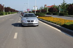 2010款 325i 2.5L 时尚型
