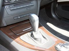 2010款 325i 2.5L 时尚型