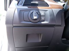 2010款 325i 2.5L 时尚型