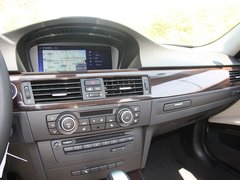 2010款 325i 2.5L 时尚型