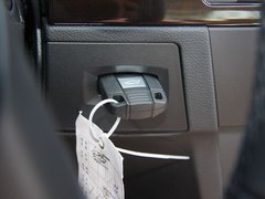 2010款 325i 2.5L 时尚型