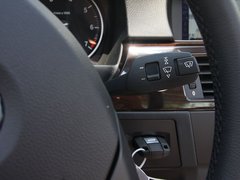 2010款 325i 2.5L 时尚型