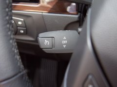 2010款 325i 2.5L 时尚型