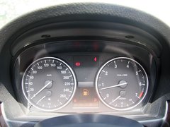 2010款 325i 2.5L 时尚型